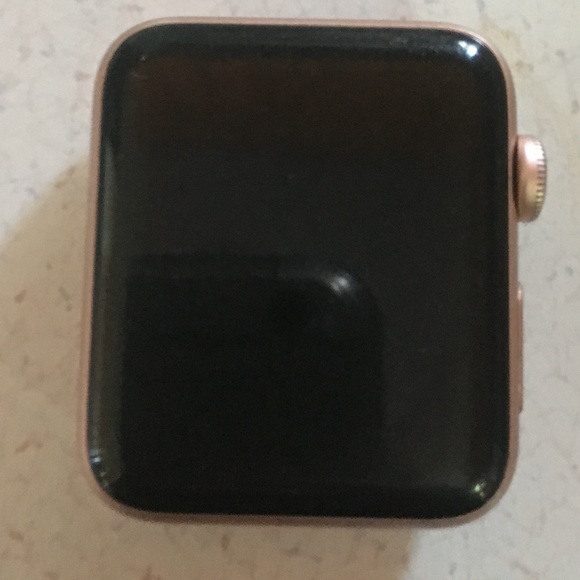 Rose Gold Apple Watch Series 3 (GPS Only) - Picture 4 of 5